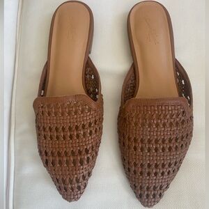 Universal Thread Target brown mules NWT 7.5